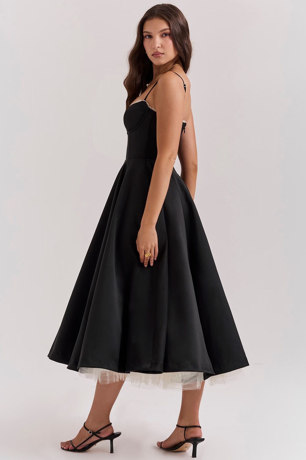 Vestido midi Elsa con falda de tul y tirantes ajustables