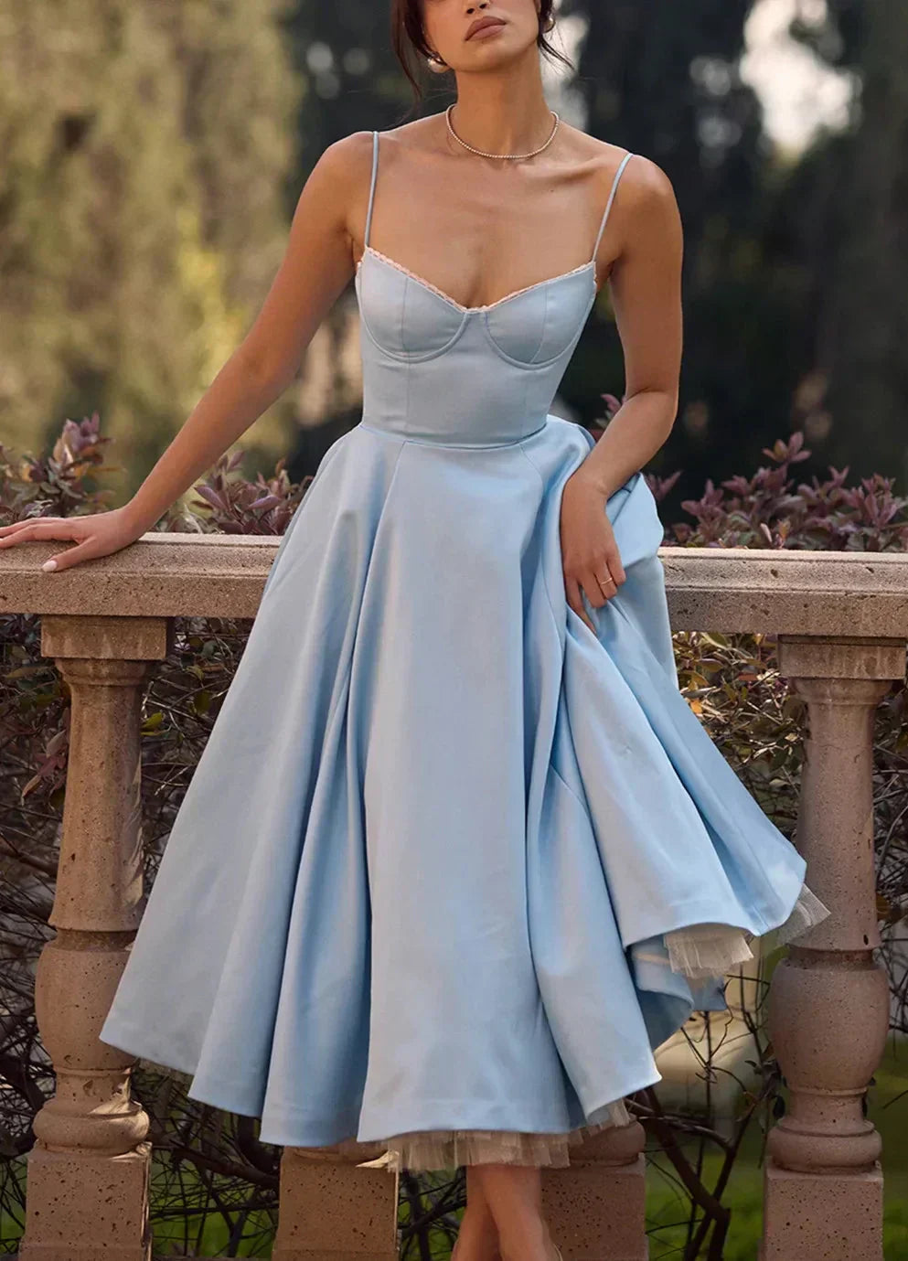 Vestido midi Elsa con falda de tul y tirantes ajustables